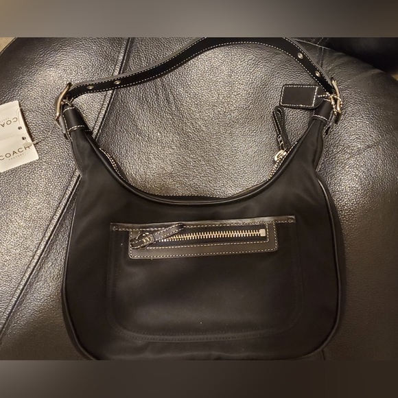 Authentic Women’s Coach hobo shoulder bag, NWT - Picture 1 of 4